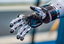 I robot del futuro avranno mani con cinque dita?